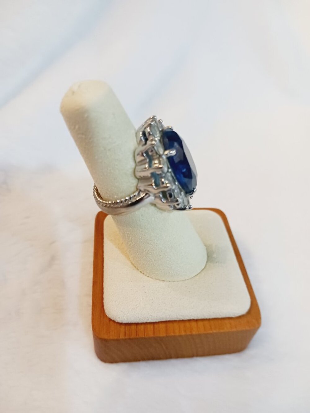 Kenneth Jay Lane Blue and White Halo Statement Ring - Picture 2 of 16